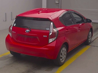TOYOTA AQUA 2015