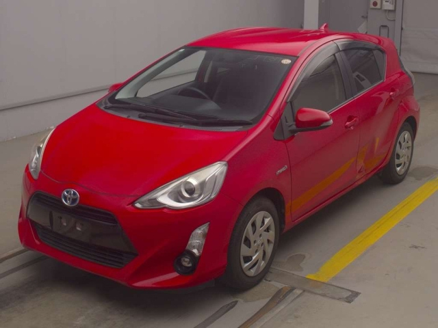 TOYOTA AQUA 2015