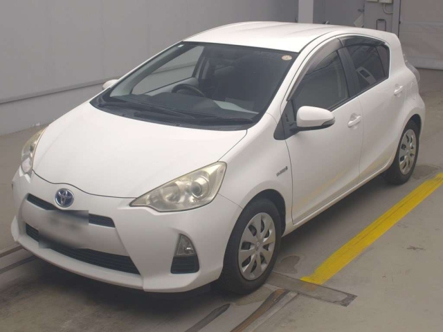 TOYOTA AQUA 2012