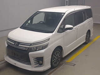 TOYOTA VOXY 2014