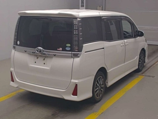 TOYOTA VOXY 2014