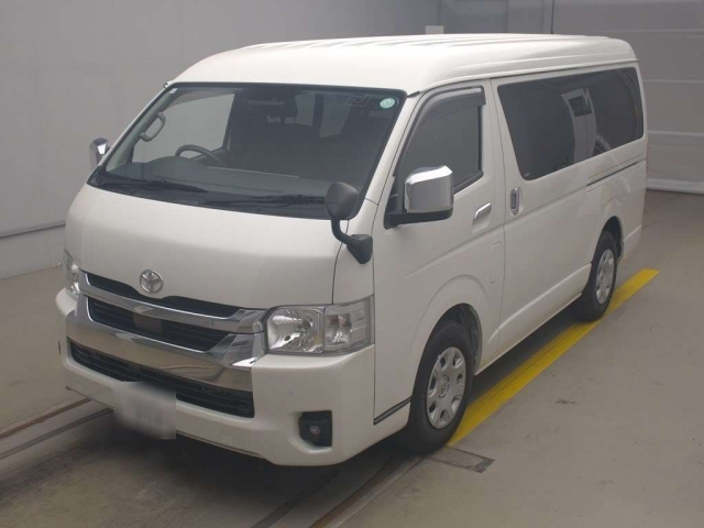 TOYOTA HIACE 2023