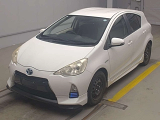 TOYOTA AQUA 2011