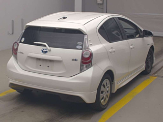 TOYOTA AQUA 2011