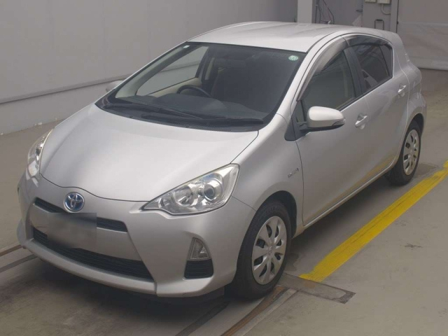 TOYOTA AQUA 2014