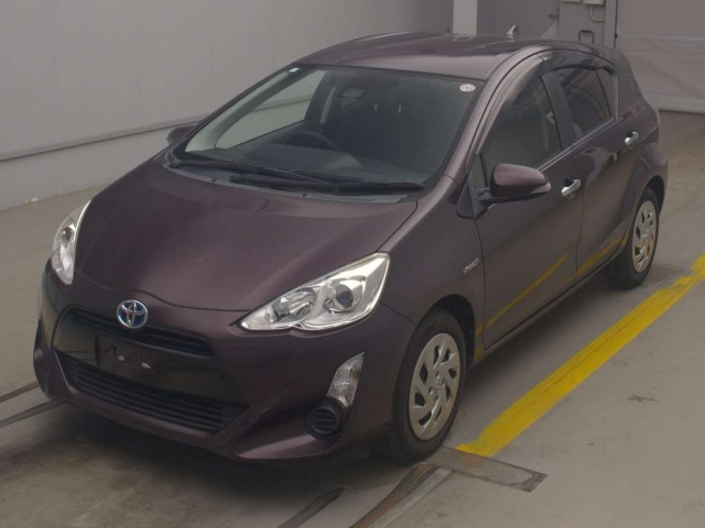 TOYOTA AQUA 2016