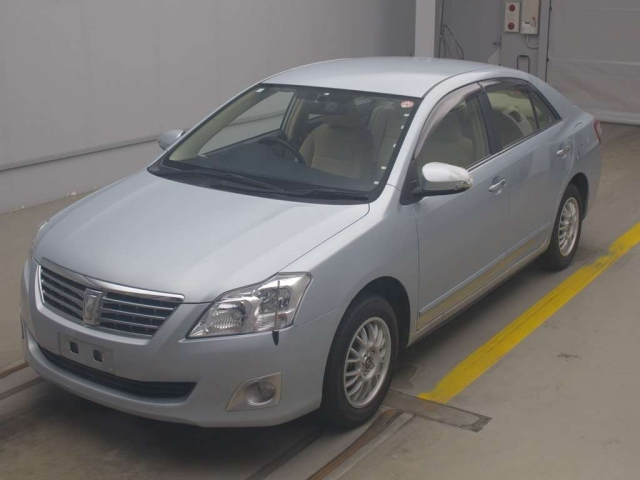 TOYOTA PREMIO 2014