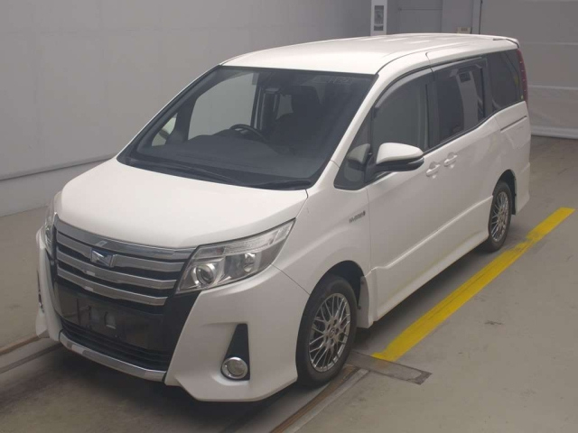TOYOTA NOAH 2016