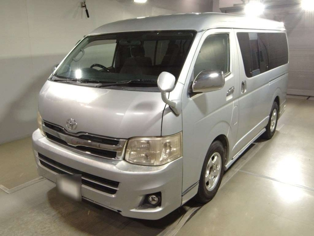 TOYOTA HIACE 2010