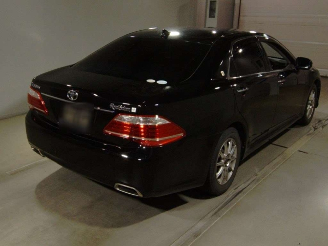TOYOTA CROWN 2010