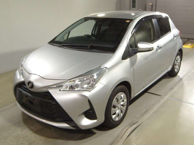 TOYOTA VITZ 2018