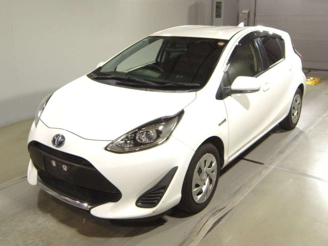 TOYOTA AQUA 2020