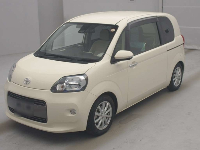 TOYOTA PORTE 2020