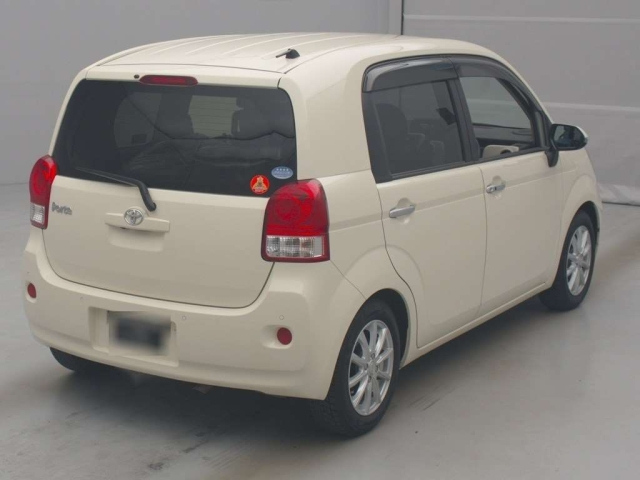 TOYOTA PORTE 2020