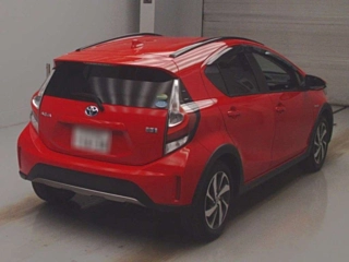 TOYOTA AQUA 2017