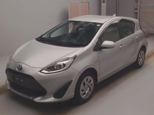 TOYOTA AQUA 2020