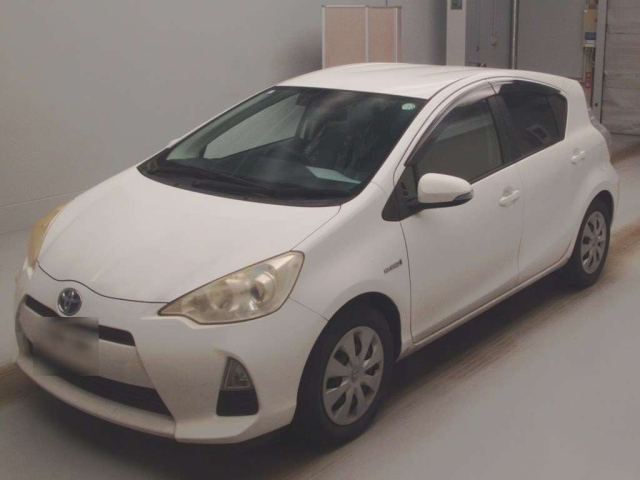 TOYOTA AQUA 2013
