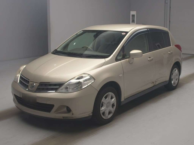 NISSAN TIIDA 2010