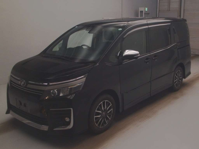 TOYOTA VOXY 2017