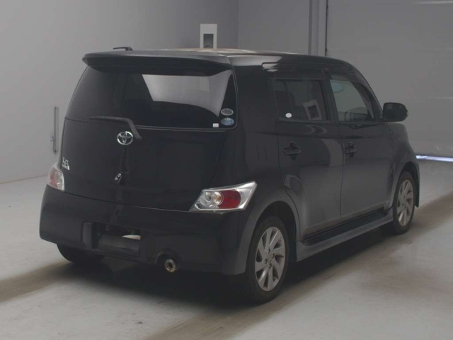 TOYOTA BB 2010