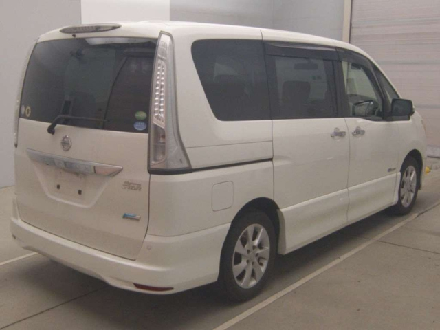 NISSAN SERENA 2013