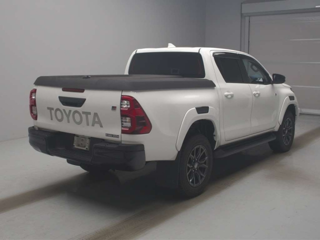 TOYOTA HILUX 2023