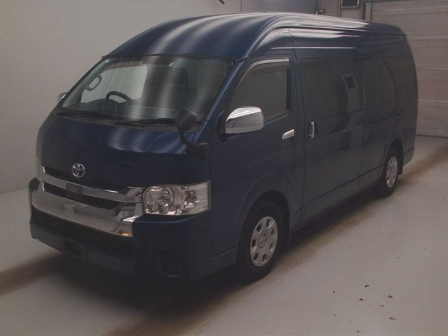 TOYOTA HIACE 2020