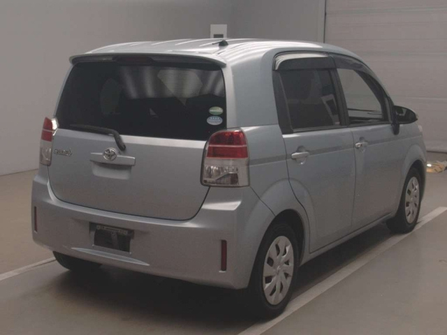 TOYOTA SPADE 2012