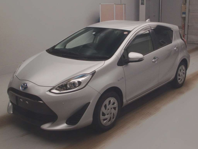 TOYOTA AQUA 2018
