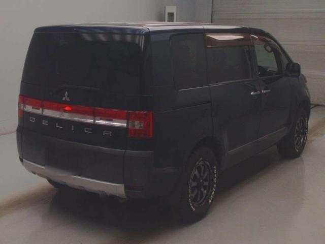 MITSUBISHI DELICA D5 2010