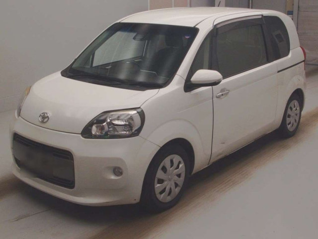 TOYOTA PORTE 2016