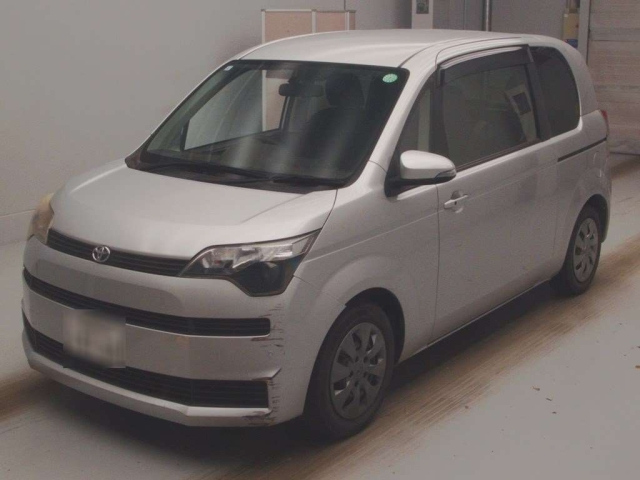 TOYOTA SPADE 2013