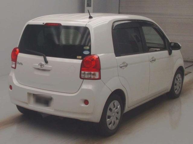 TOYOTA PORTE 2016