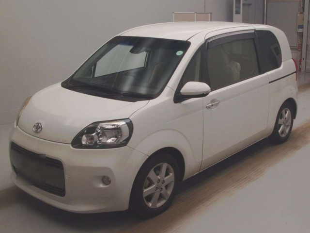 TOYOTA PORTE 2016