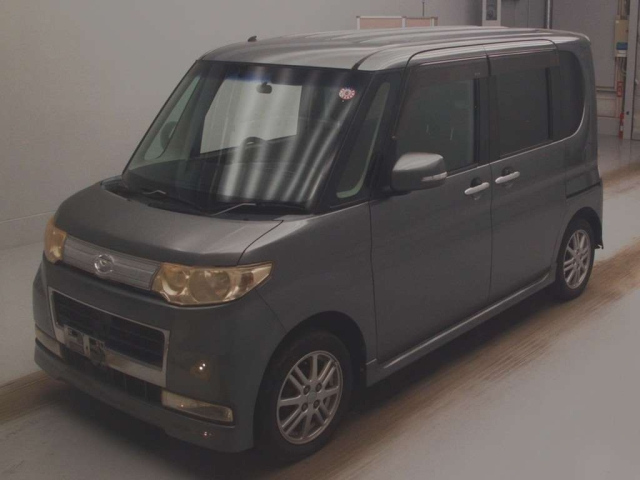 DAIHATSU TANTO 2010