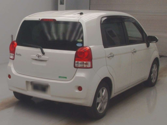 TOYOTA PORTE 2016