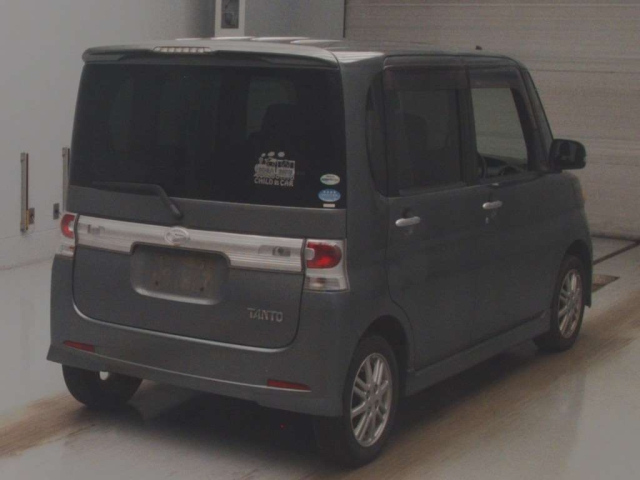 DAIHATSU TANTO 2010