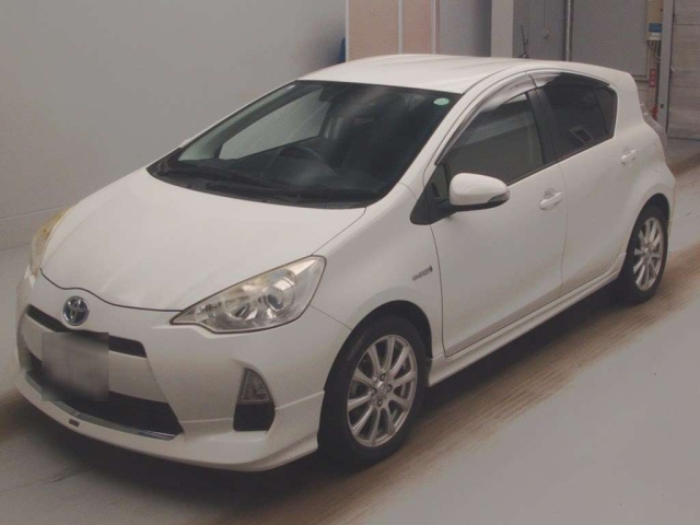 TOYOTA AQUA 2013