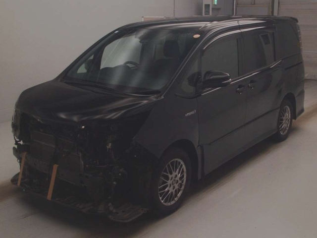 TOYOTA NOAH 2018