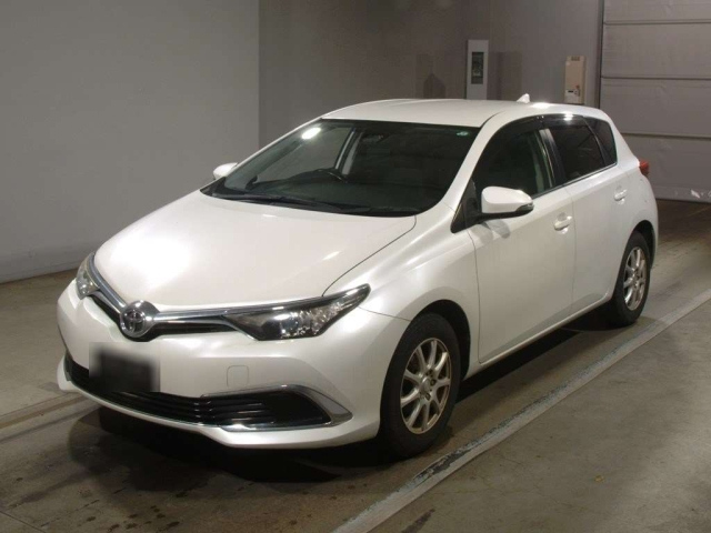 TOYOTA AURIS 2016
