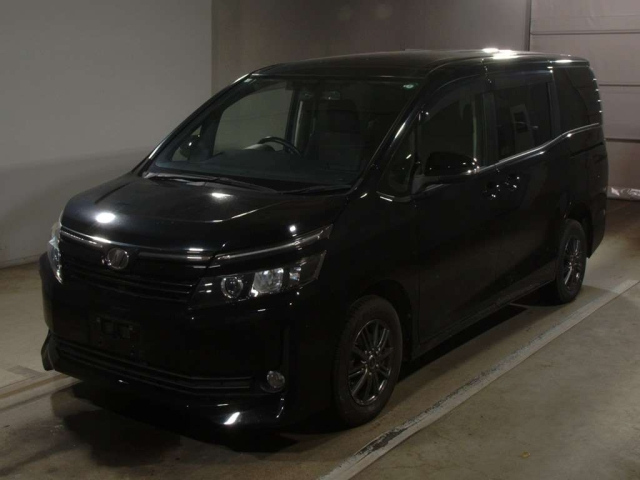 TOYOTA VOXY 2014