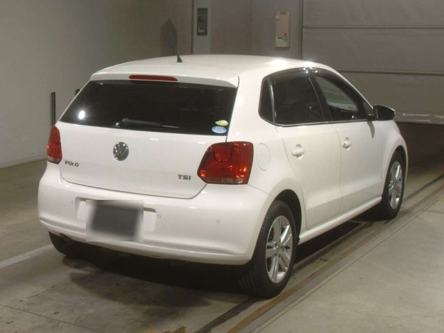 VOLKSWAGEN POLO 2010