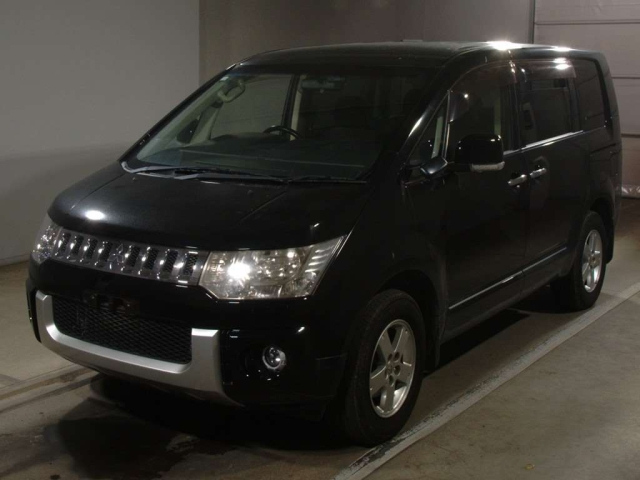 MITSUBISHI DELICA D5 2012