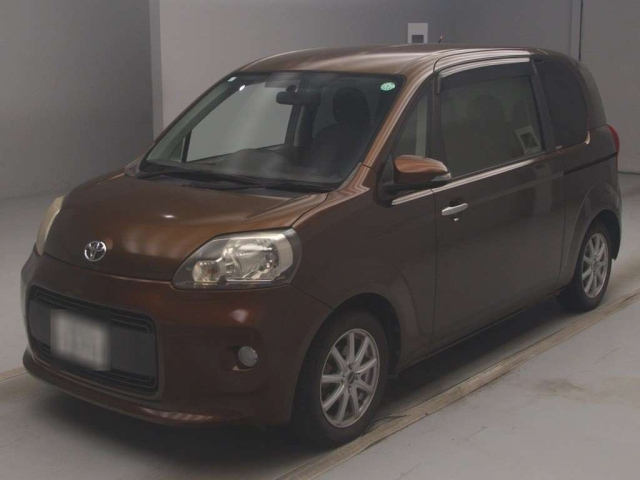 TOYOTA PORTE 2013