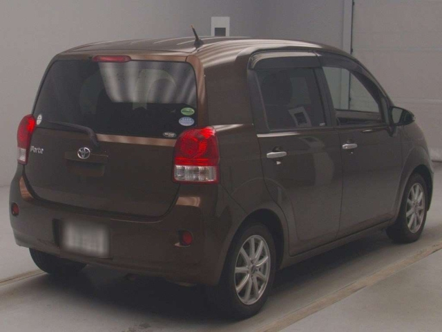 TOYOTA PORTE 2013