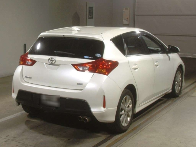 TOYOTA AURIS 2012