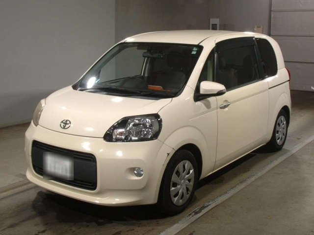 TOYOTA PORTE 2013