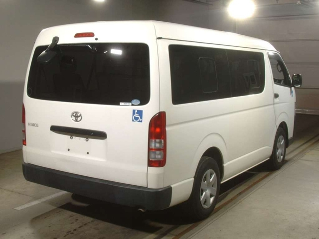 TOYOTA HIACE 2015