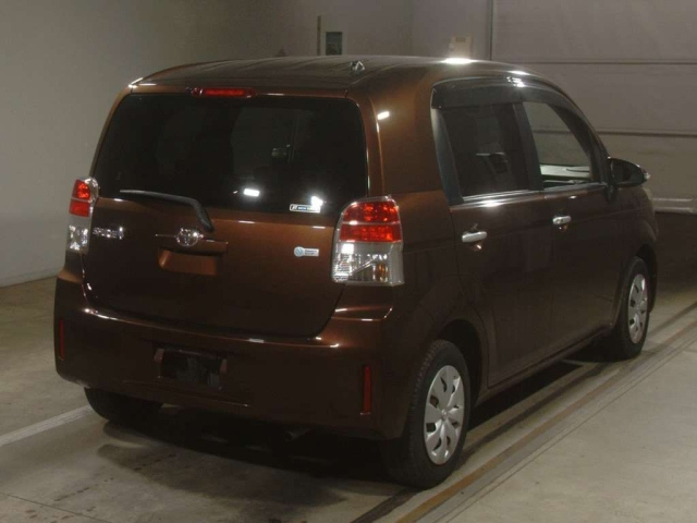 TOYOTA SPADE 2012