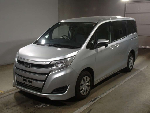 TOYOTA NOAH 2021
